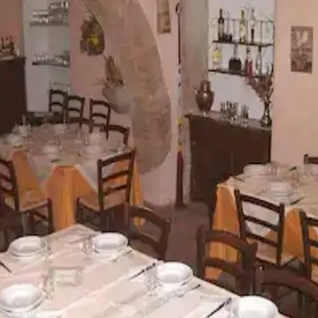 拉瑟尔瓦农庄酒店 *